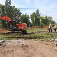На ул. Железнодорожная продолжаются работы по укладке нового коллектора